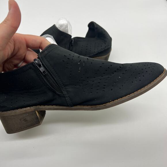 Womens Shoes Casual Flat Slip On Closed Toe Black Color Size 10US / 42CN - Picture 4 of 7